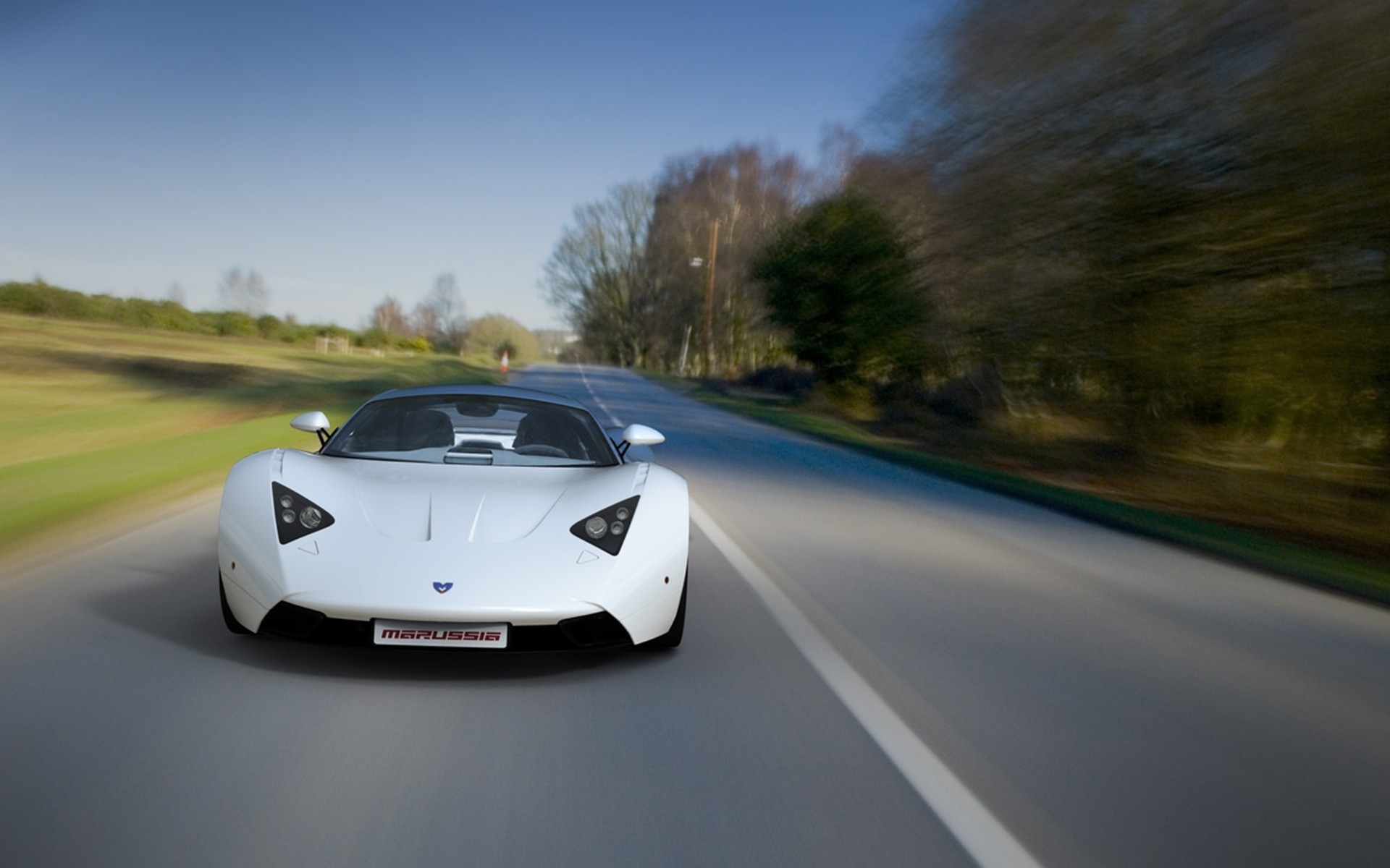 Машина Marussia b1