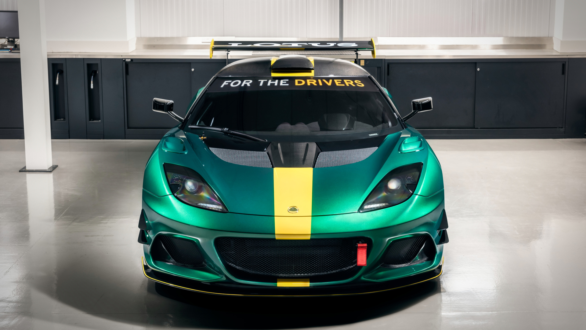 Машина Lotus Evora gt4