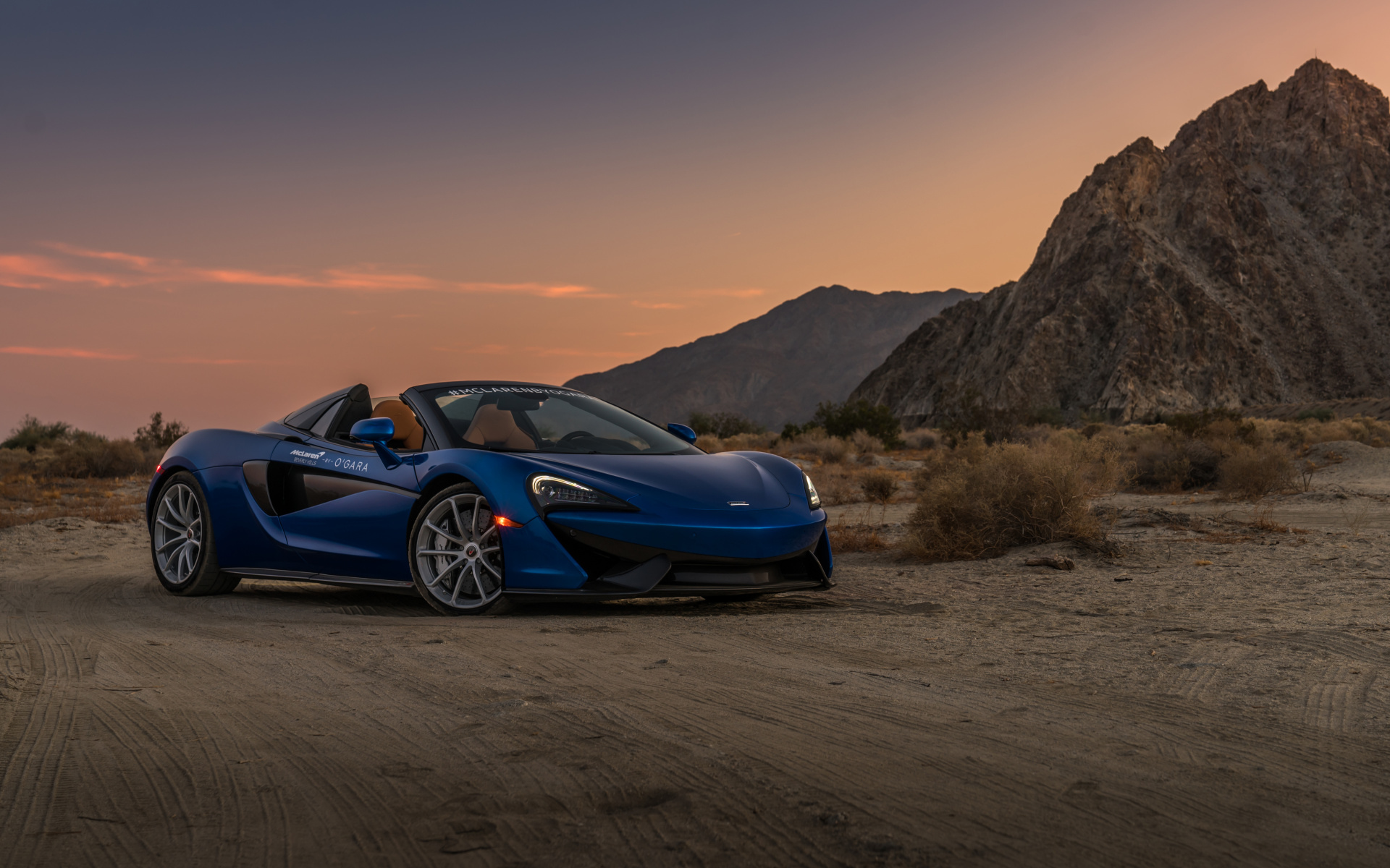 MCLAREN 570s Red Night