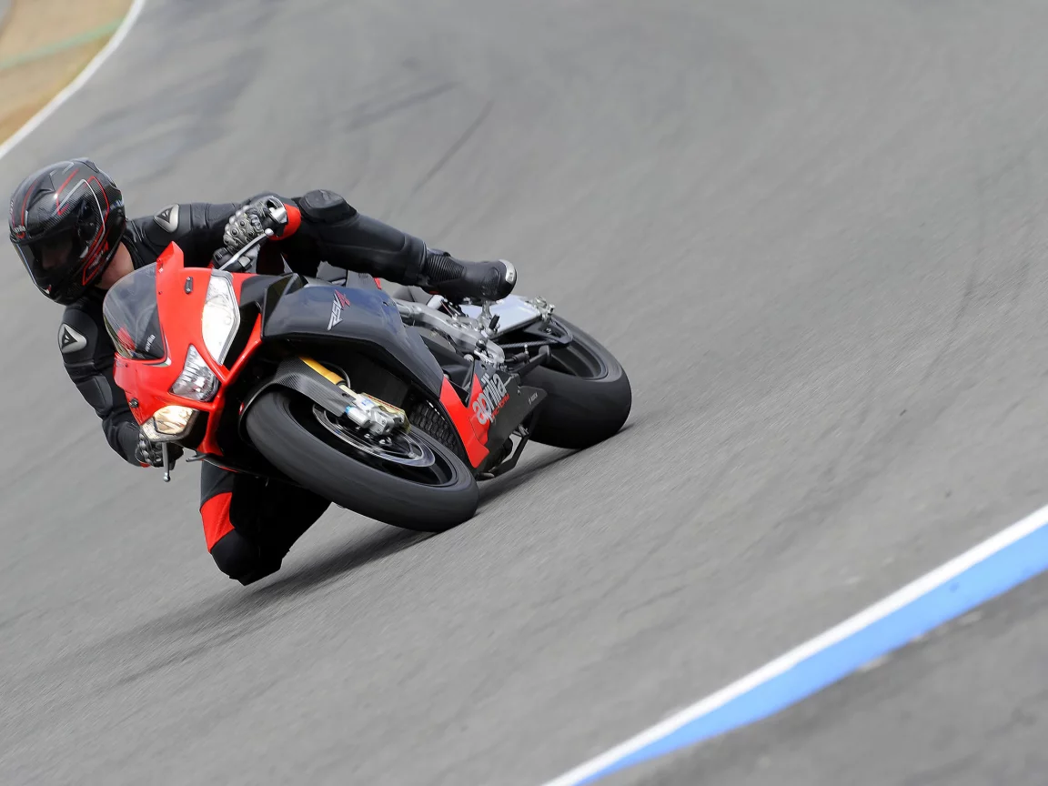 мото, motorbike, Road, moto, Aprilia, RSV4 Factory APRC 2011, мотоциклы, RSV4 Factory APRC, motorcycle