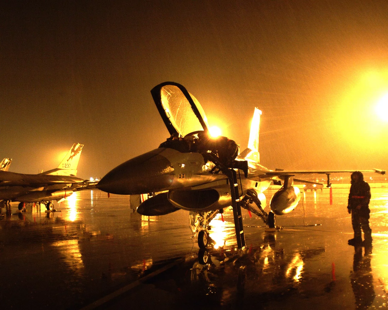 falcon, F-16, дождь
