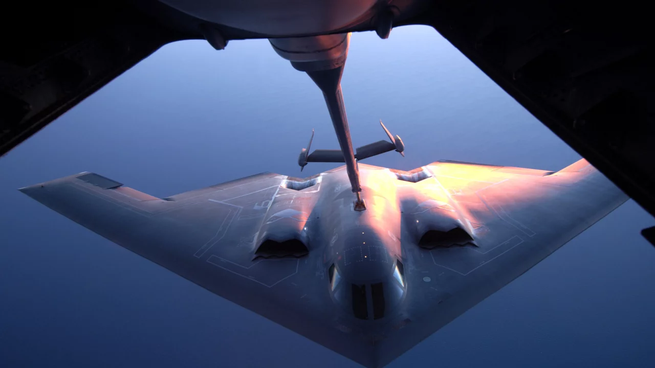 отражение, полёт, дозаправка, B-2