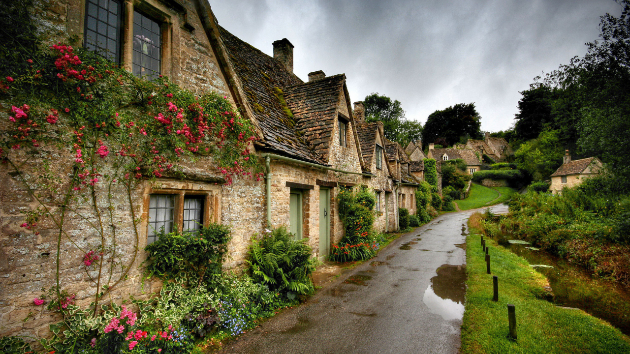 Картинка на рабочий стол дома, коттеджи, дождь, лето, bibury, цветы, англия  1280 x 720