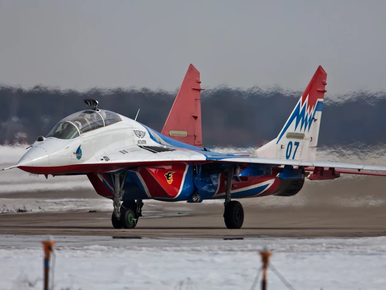 Ми-29, аэродром, стрижи