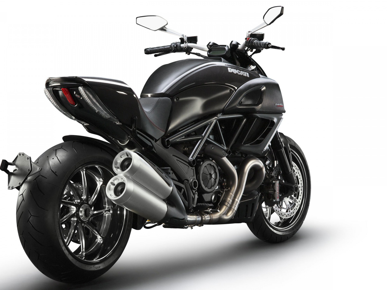 Ducati Diavel черный