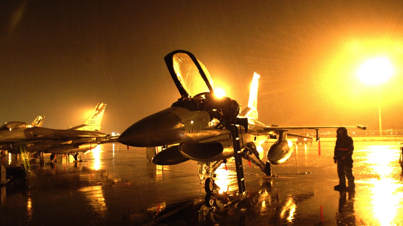 falcon, F-16, дождь