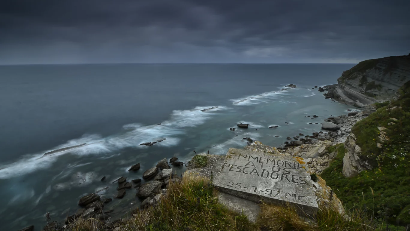 Скалы, вечер, море