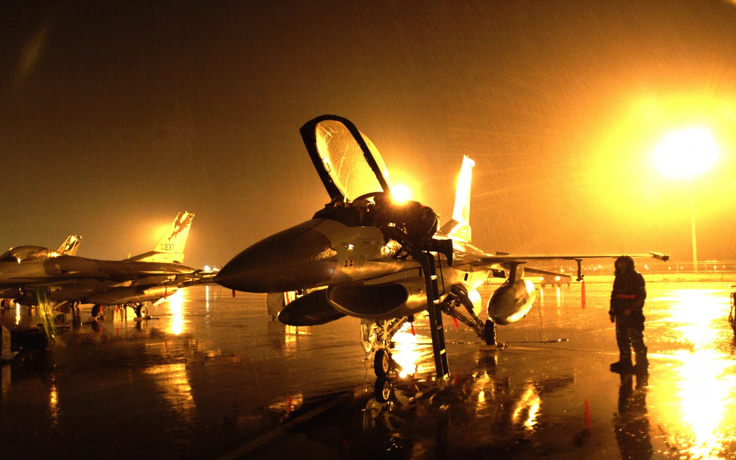 falcon, F-16, дождь
