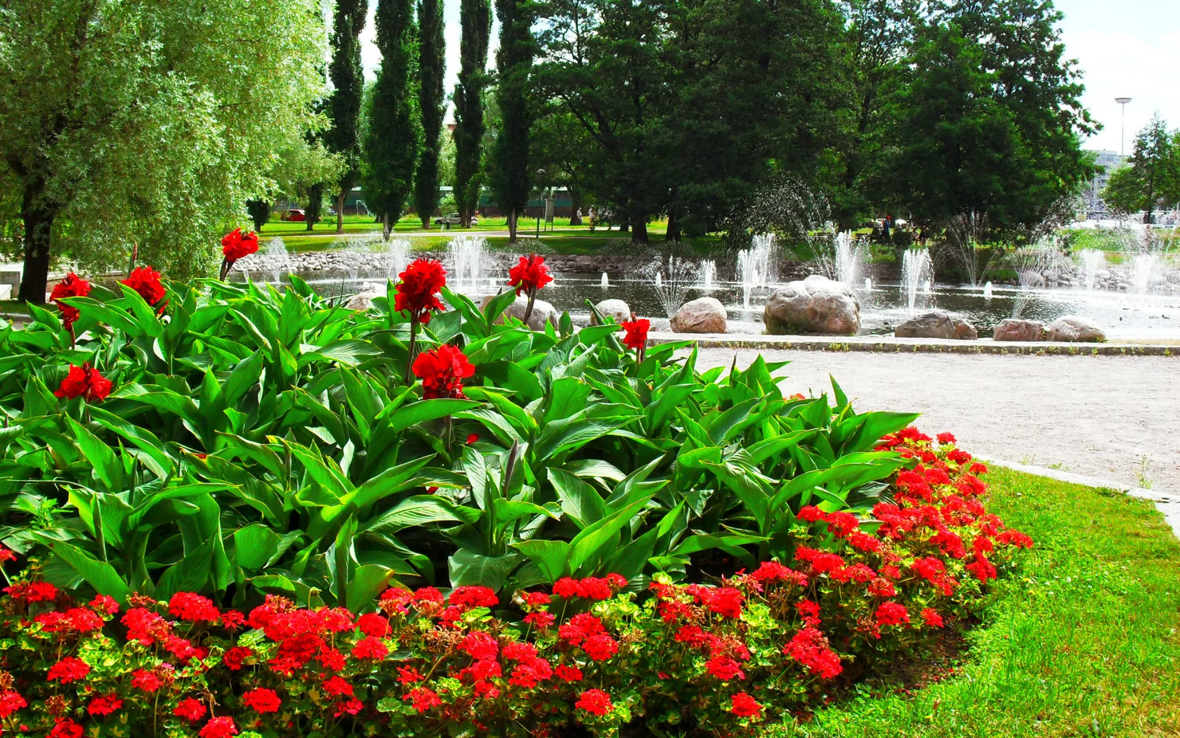 фонтан, парк, камни, клумба, деревья, цветы