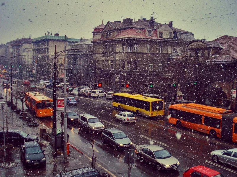 движение, дорога, авто, транспорт, дома, тротуар, машина, снег, вид, зима, светофор, улица, город