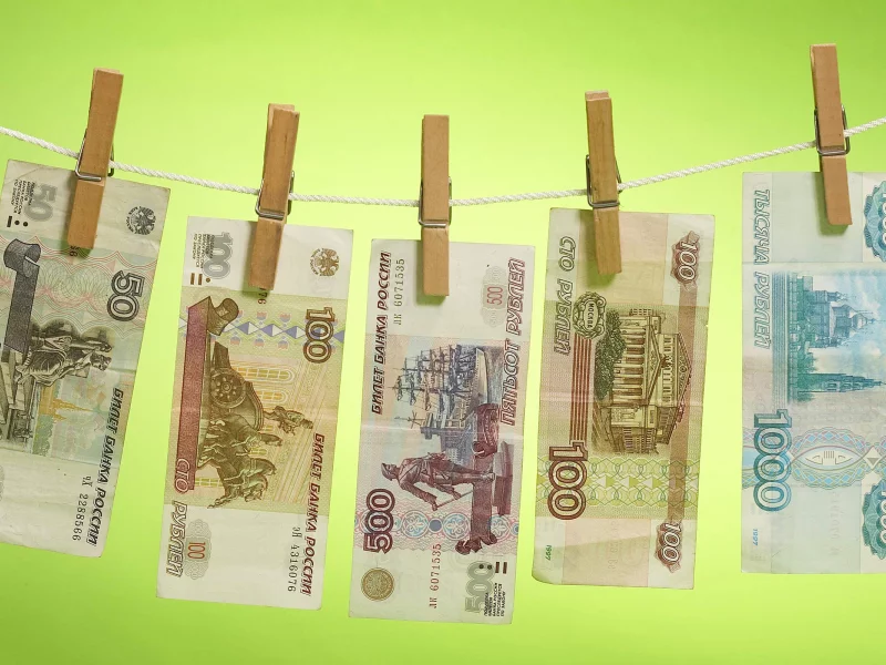 верёвка, деньги, прищепки, рубли, купюры, просушка