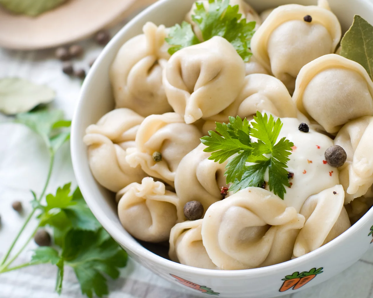 сметана, мясо, Тарелка, зелень, тесто, пельмени, еда
