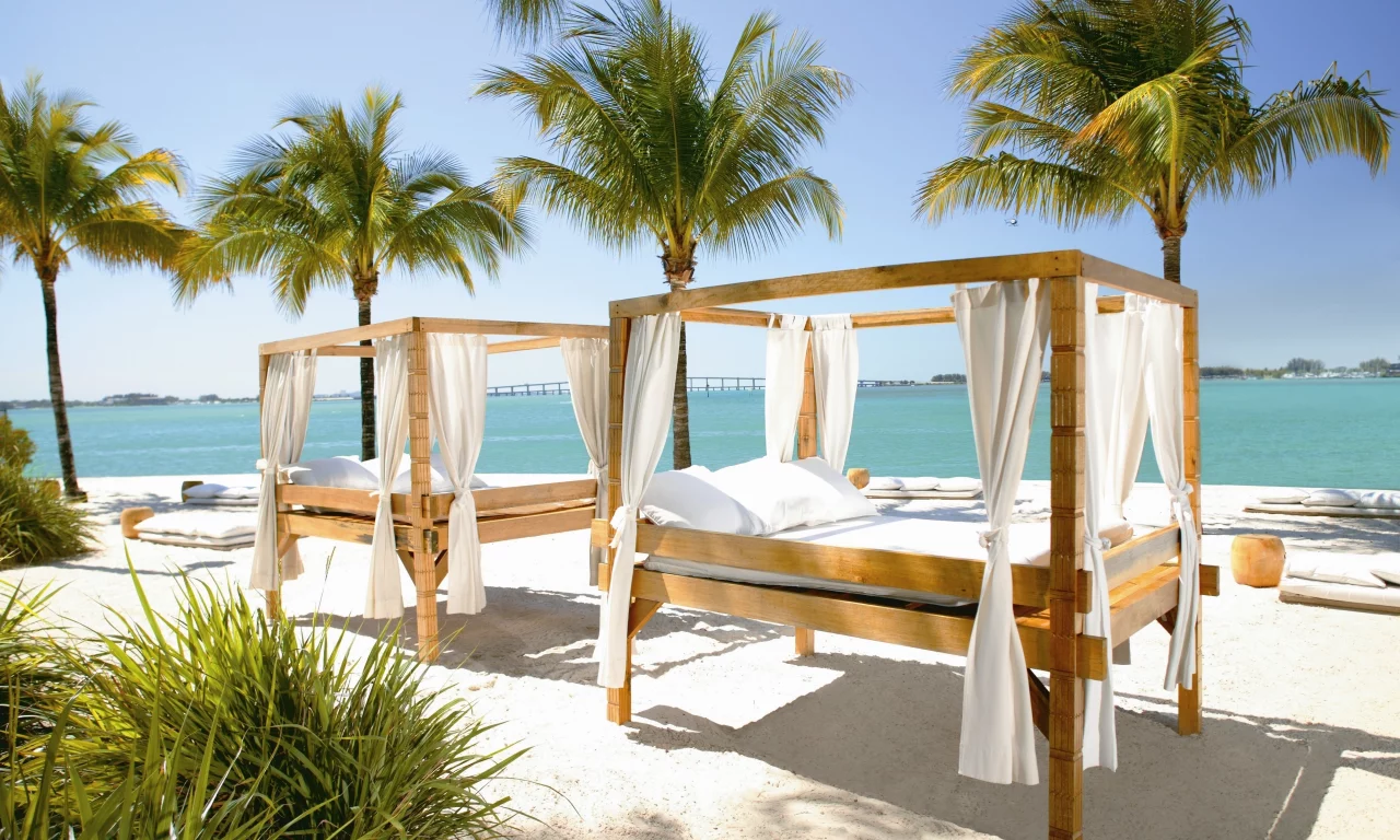 майами, Интерьер, кровати, miami, пляж, пальмы