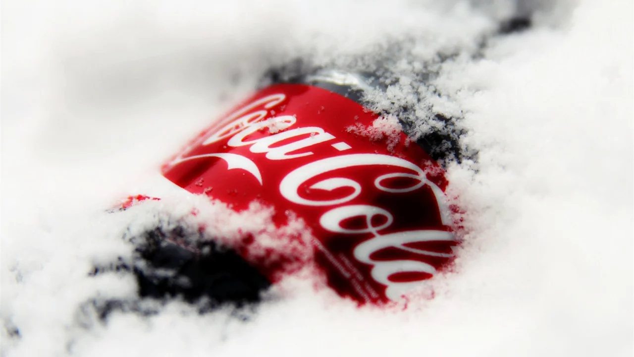 ice, красный, celebration, bottles, белый, red, лед, white, Coca-Cola, бутылки, праздник