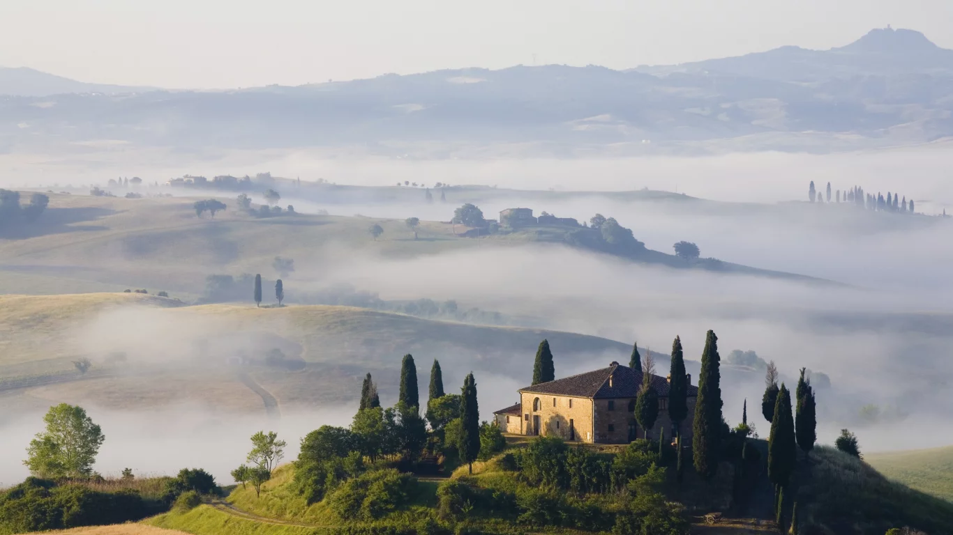 природа, Утро, пейзаж, поля, туман, дома, toscana, холмы