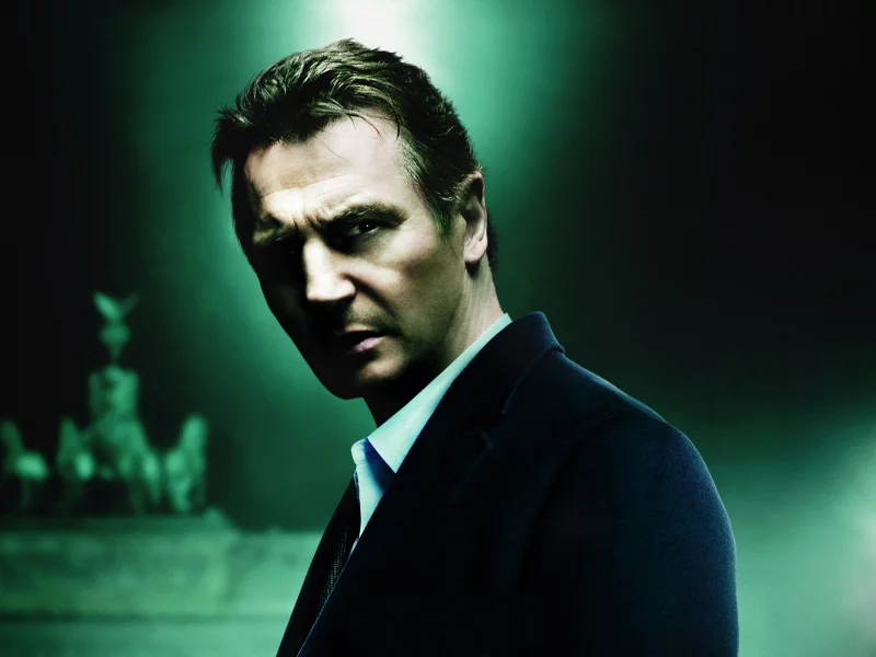 лиам нисон, взгляд, темный фон, Liam neeson, unknown, свечение