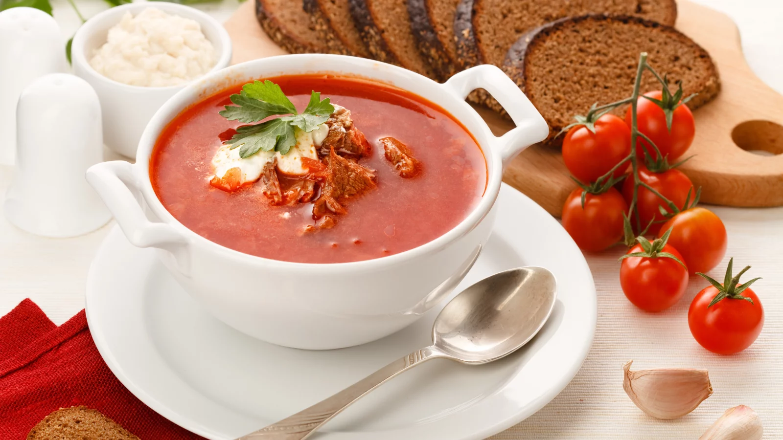 сметана, мясо, ржаной, чеснок, хлеб, Борщ, черный