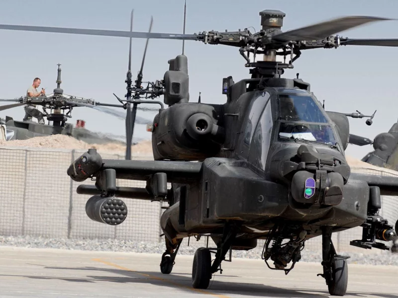 стоянка, Mcdonnell douglas ah-64 apache, боевой вертолёт, ракеты