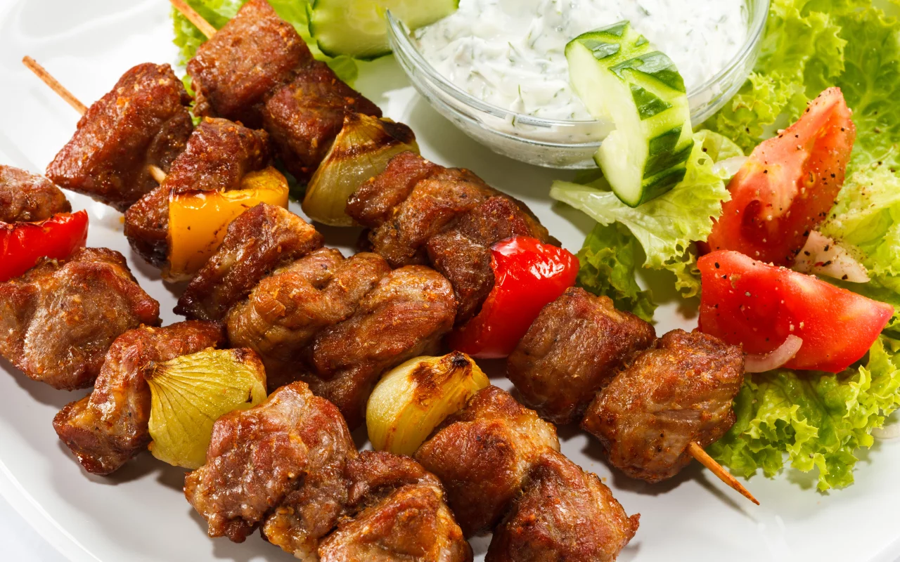 шпажки, салат, овощи, соус, помидоры, Шашлык, огурец