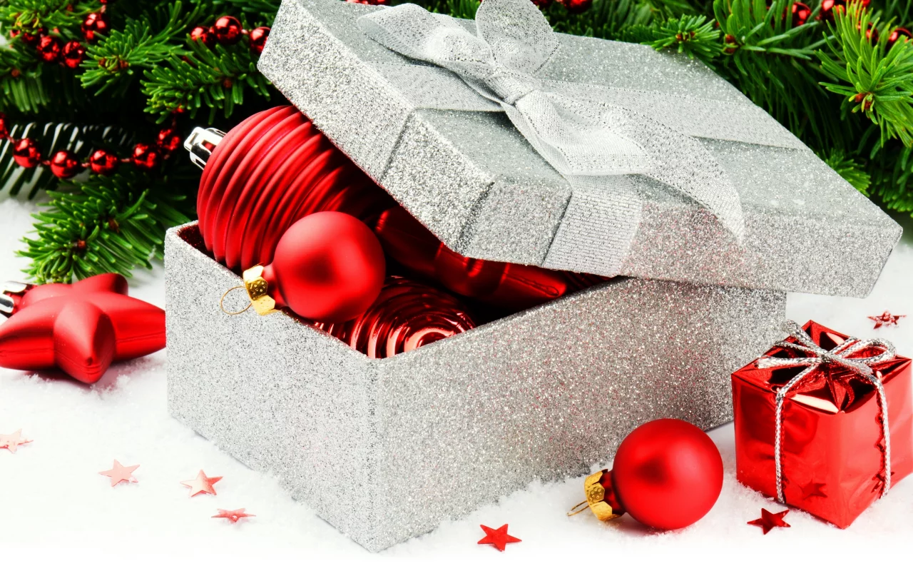 елка, шарики, красные, елочные, new year, коробка, Игрушки