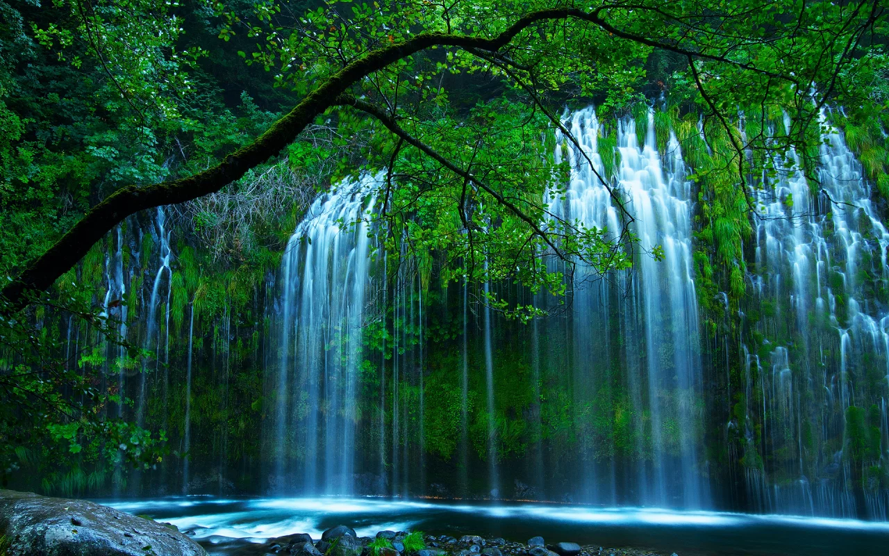 Сша, shasta retreat, северная калифорния, dunsmuir, mossbrae falls