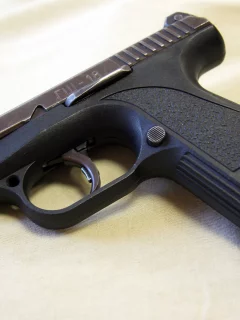 гш-18, Пистолет, фон