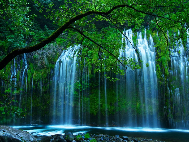 Сша, shasta retreat, северная калифорния, dunsmuir, mossbrae falls
