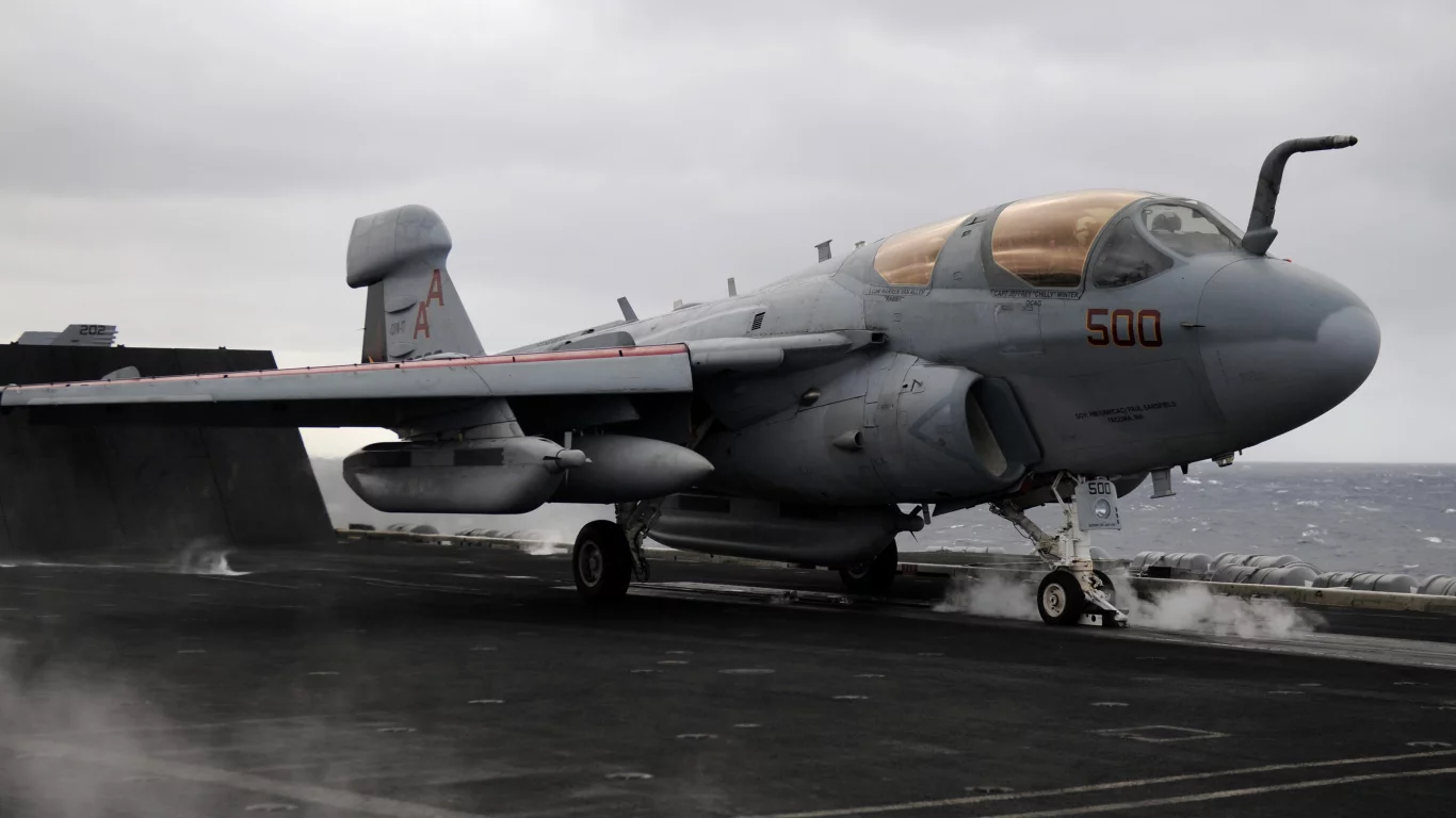 grumman, ea-6b prowler, палубный самолёт рэб, взлет с авианосца