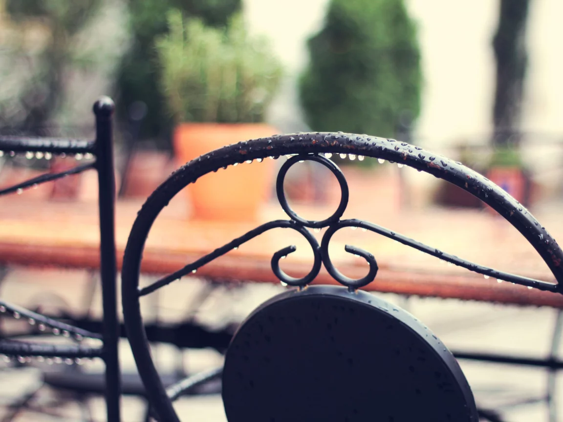 chair, стул, день, rainy day, капли, эффект, дождливый, tilt-shift, город