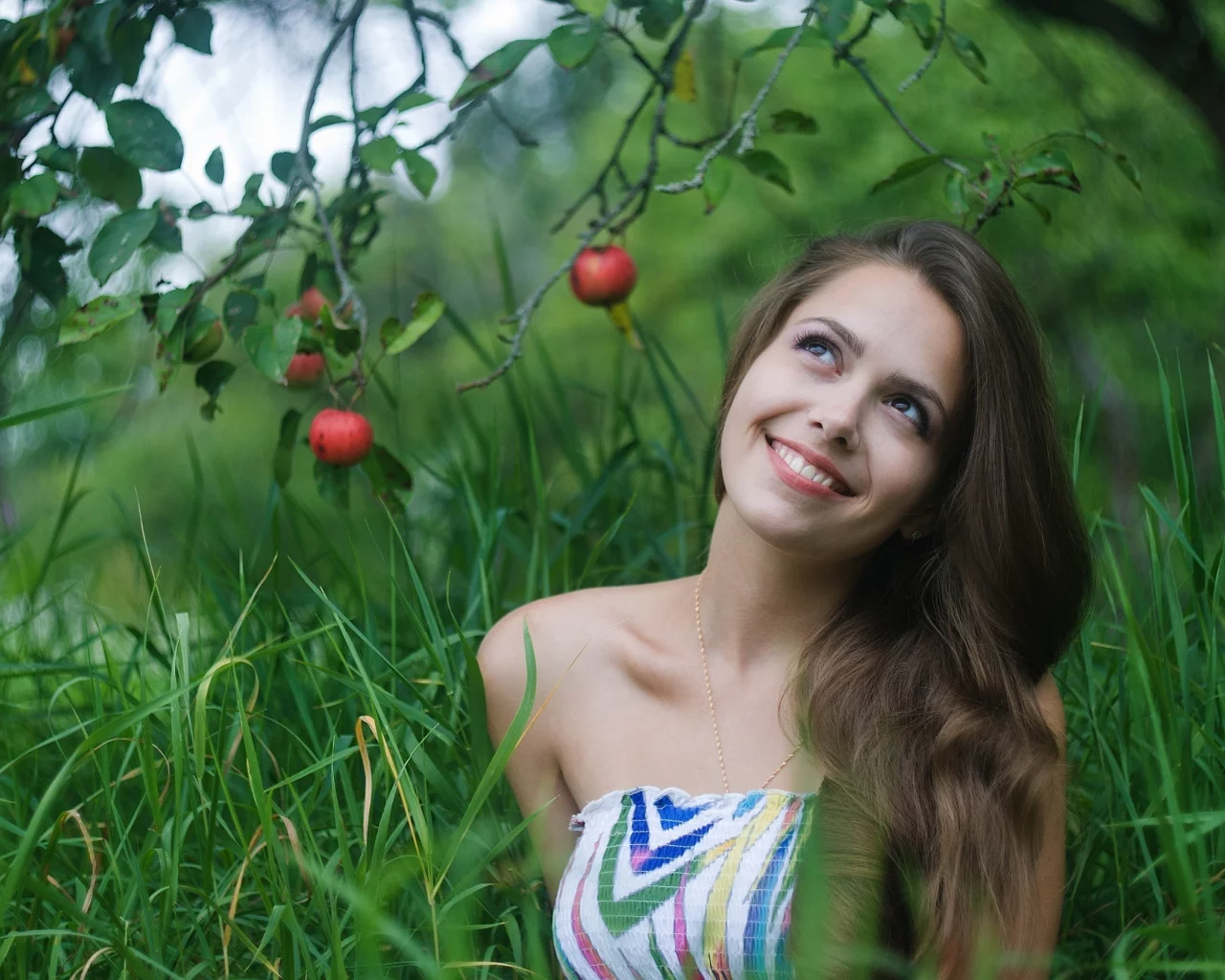 брюнетка, настроение, улыбка