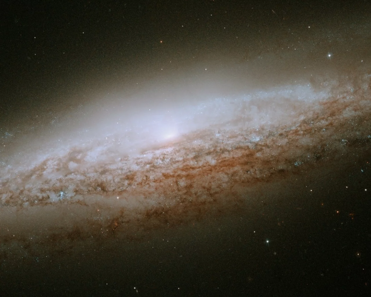 ngc 2683, галактика, видимая с ребра