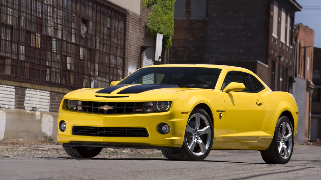 2010, город, улица, шевроле, здания, chevrolet, полосы, авто, special edition, камаро, дорога, дома, transformers, camaro
