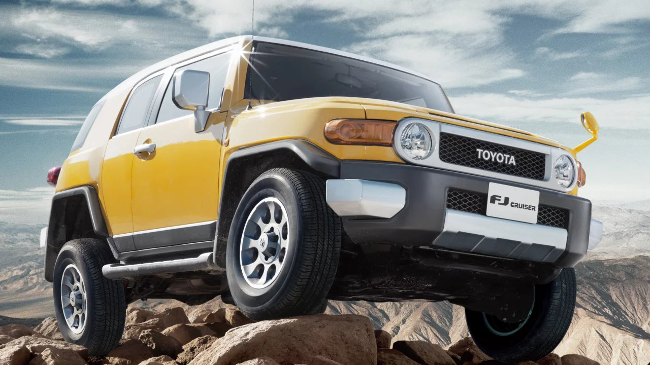cruiser, небо, тойота, внедорожник, горы, fj, фж, джип, облака, toyota, крузер, желтый, скалы, камни