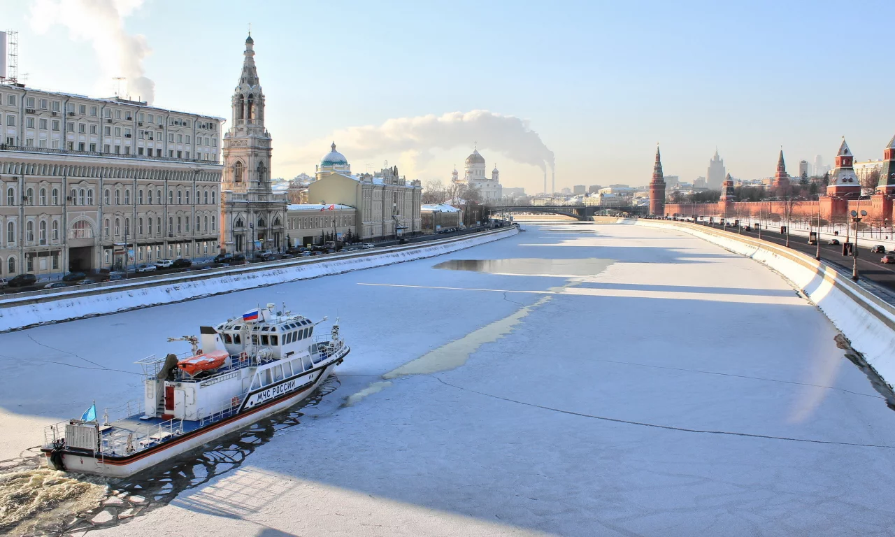 город, пороход, река