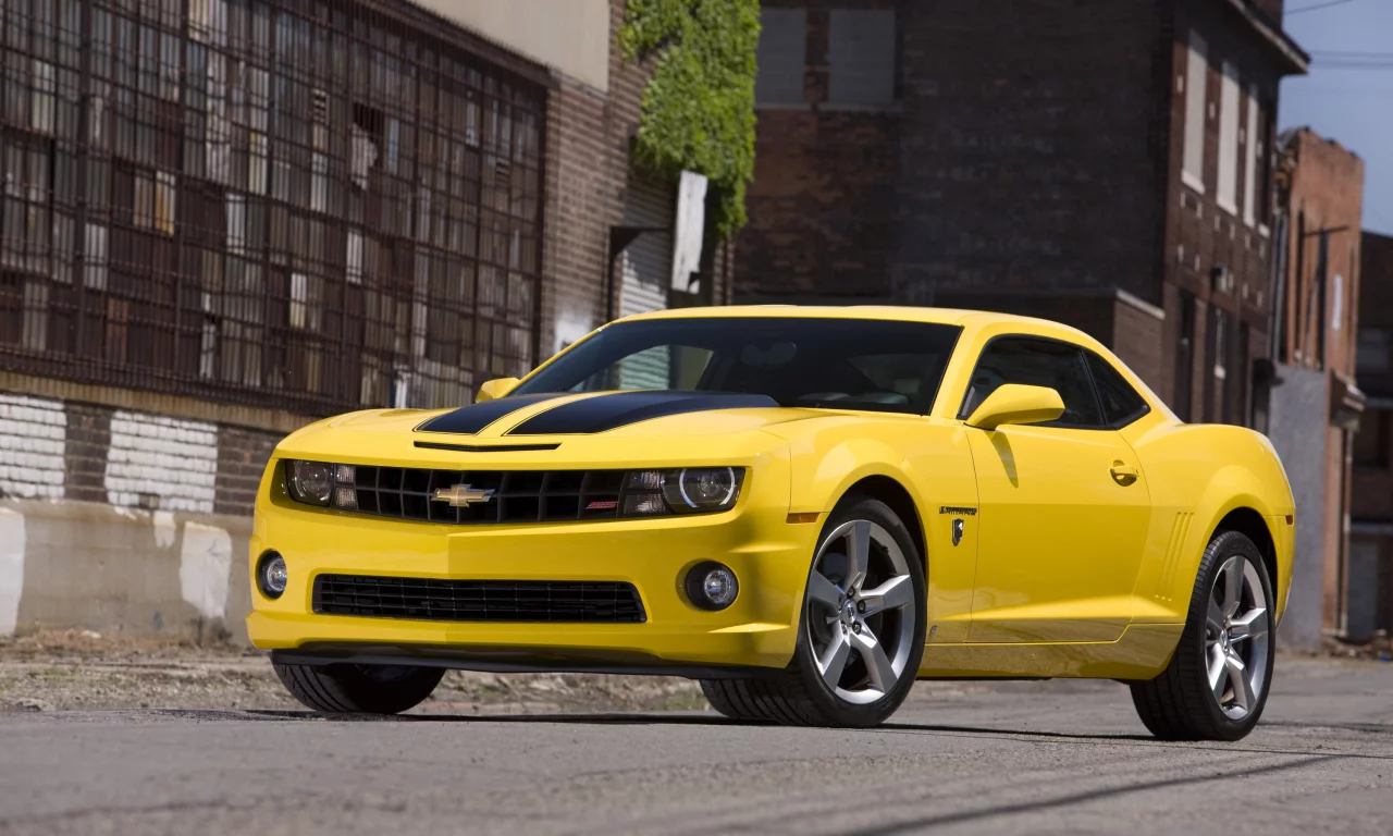 2010, город, улица, шевроле, здания, chevrolet, полосы, авто, special edition, камаро, дорога, дома, transformers, camaro
