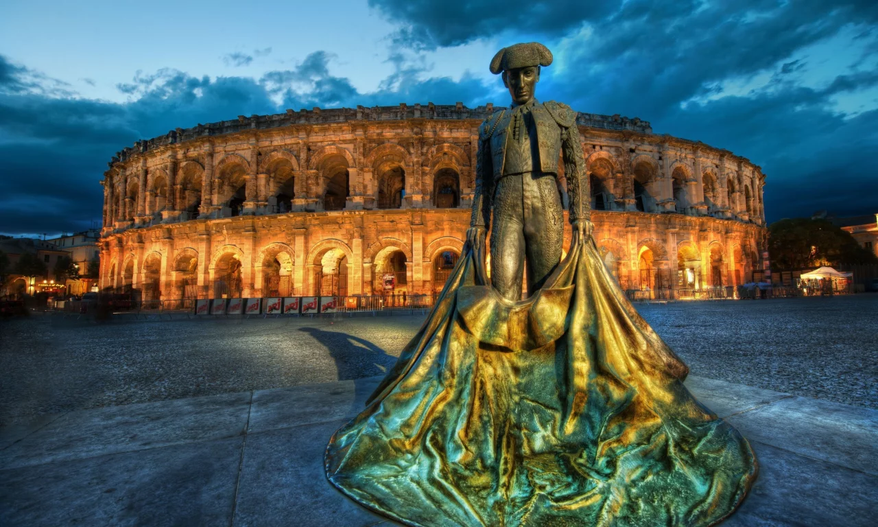 nimes, тореодор, памятник, france, колизей, скульптура