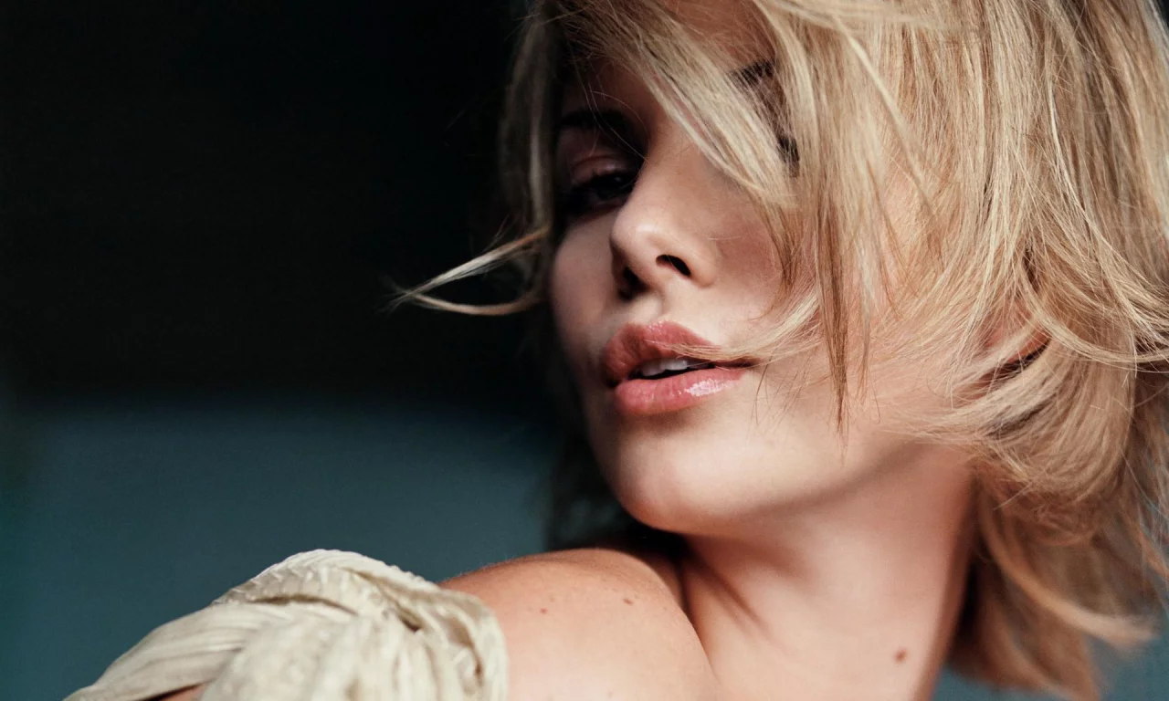 губы, charlize theron, шарлиз терон, блондинка, актриса, волосы, пряди, лицо