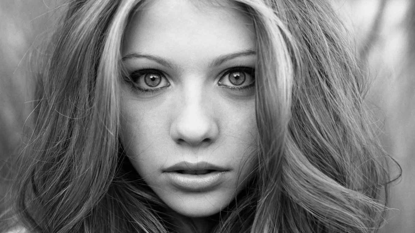 губы, trachtenberg, чб, мишель, черно, лицо, michelle, трэчтенберг, белая, портрет, взгляд, милая, глаза