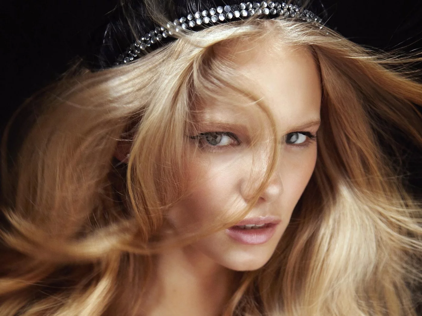 темный фон, модель, marloes horst, взгляд, красота