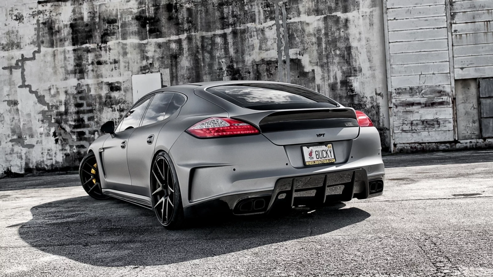 panamera, порше, серый, стена, панамера, porsche, тюнинг, turbo, турбо, суперседан, tuning, задняя часть