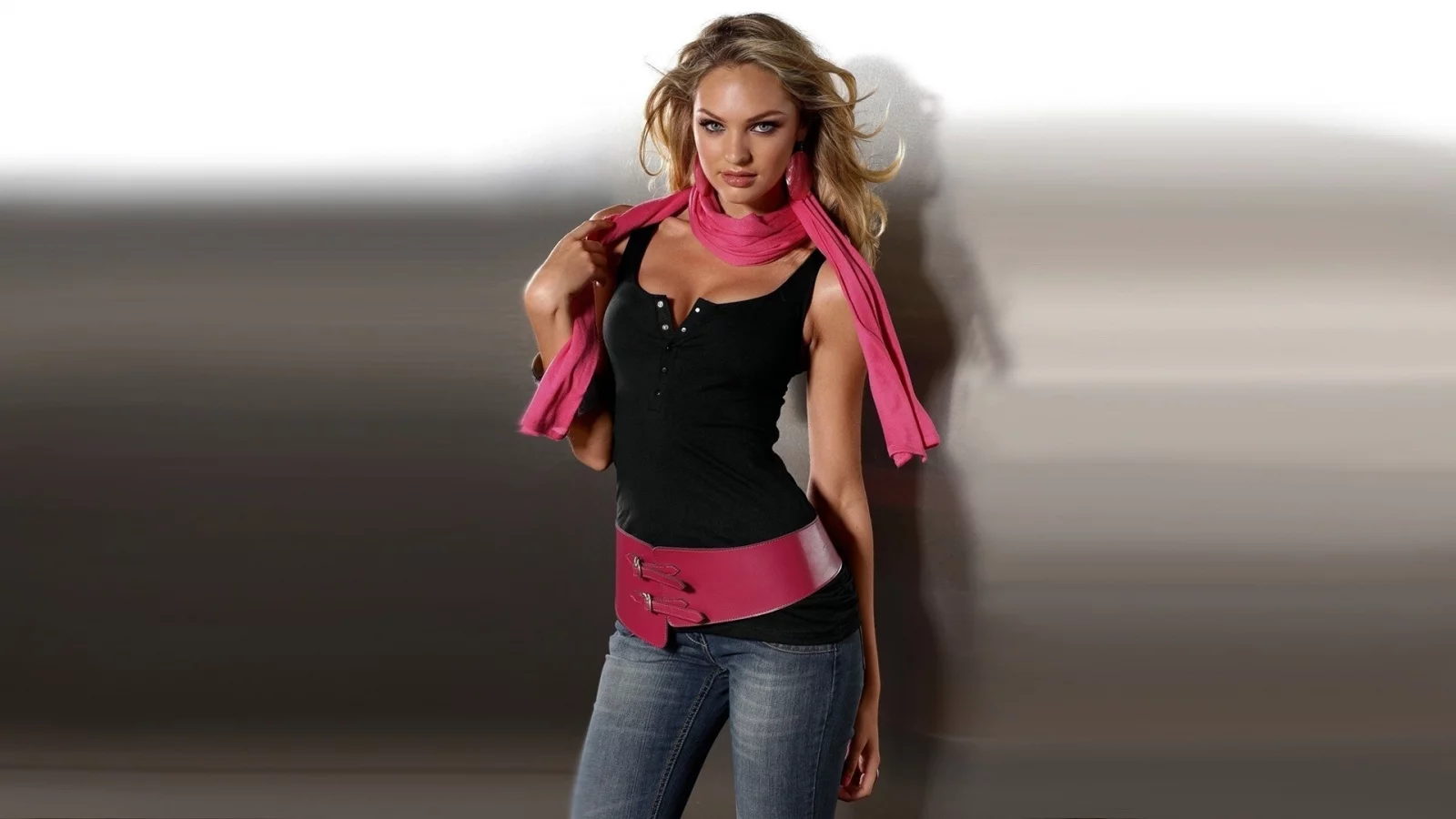 candice swanepoel, шарф, девушка, улыбка, позирует, взгляд