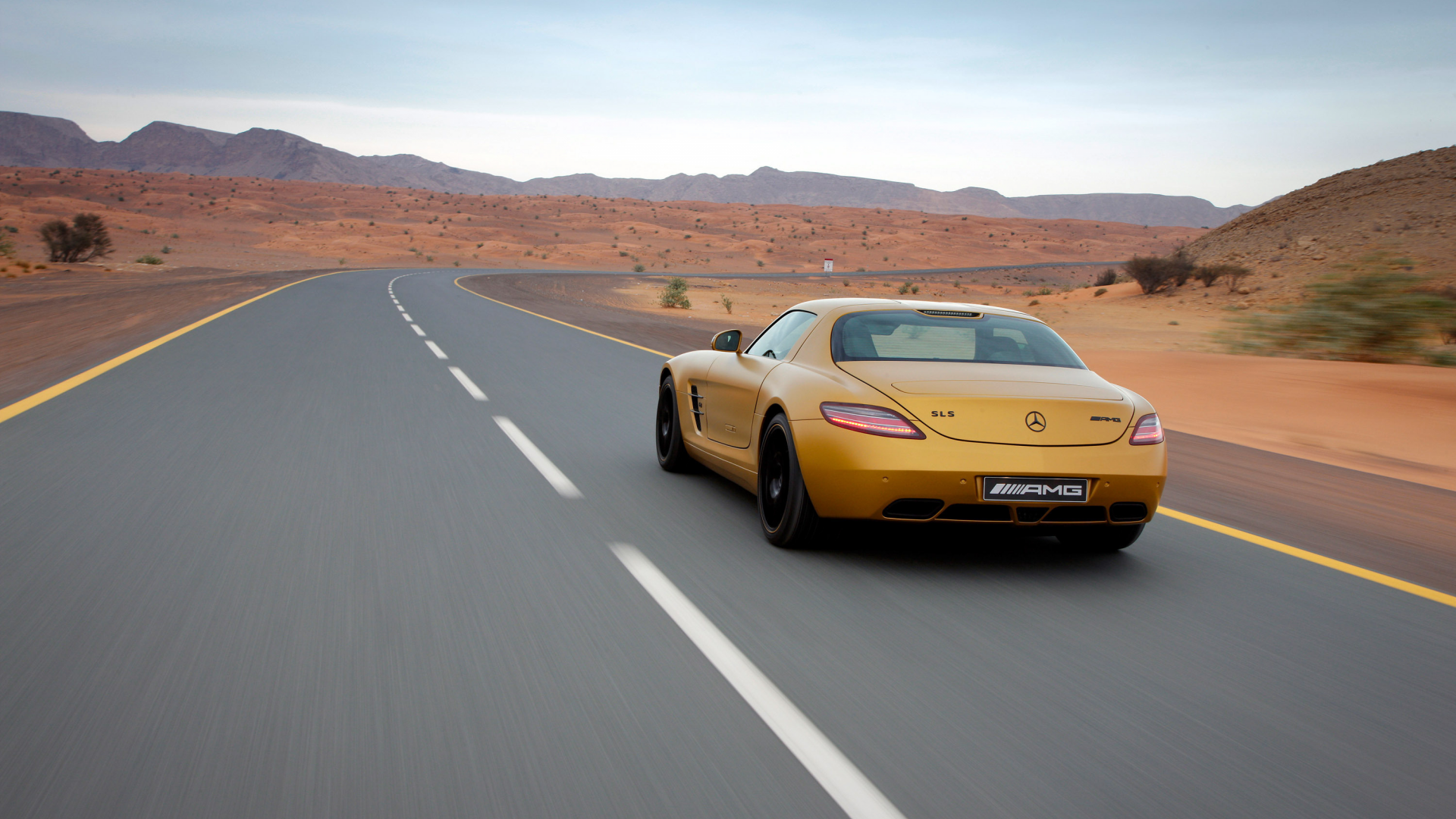 Mercedes AMG SLS Desert Gold