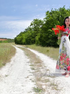 девушка, дорога, букет, цветы, поле, природа