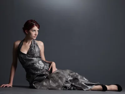 susan coffey, серый, фон