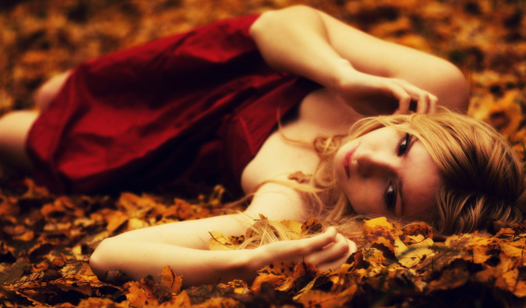 листва, осень, блондинка, платье, красное