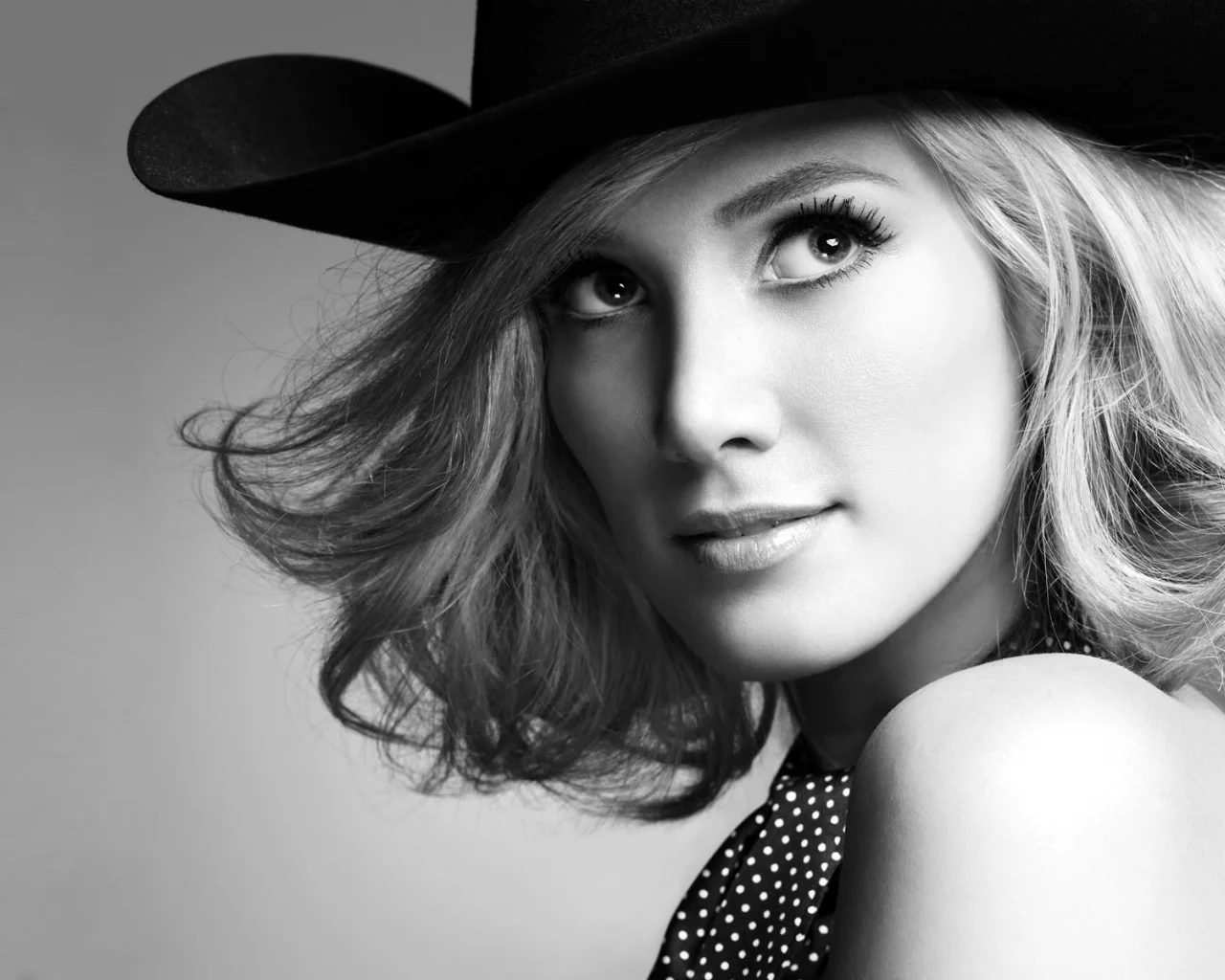 блондинка, взгляд, ковбойская шляпа, delta goodrem, взгляд, девушка