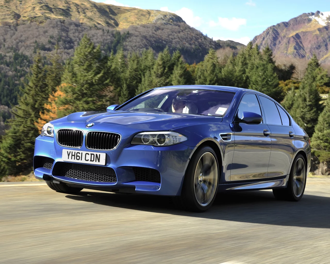 суперседан, дорога, синий, лес, скорость, m5, горы, м5, бмв, bmw, передок