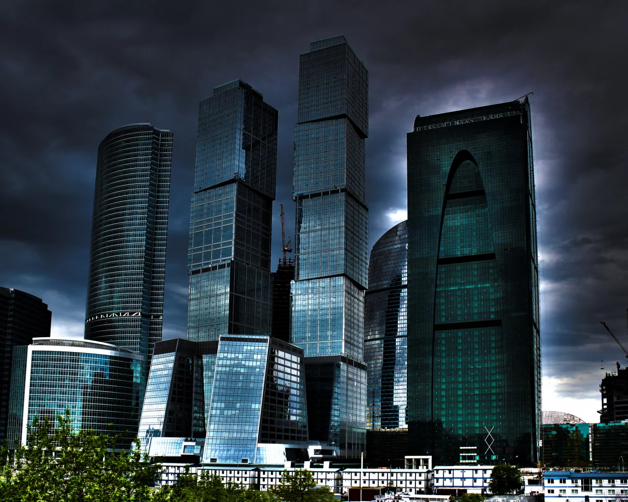 высотки, стройка, дома, стекло, окна, краны, здания