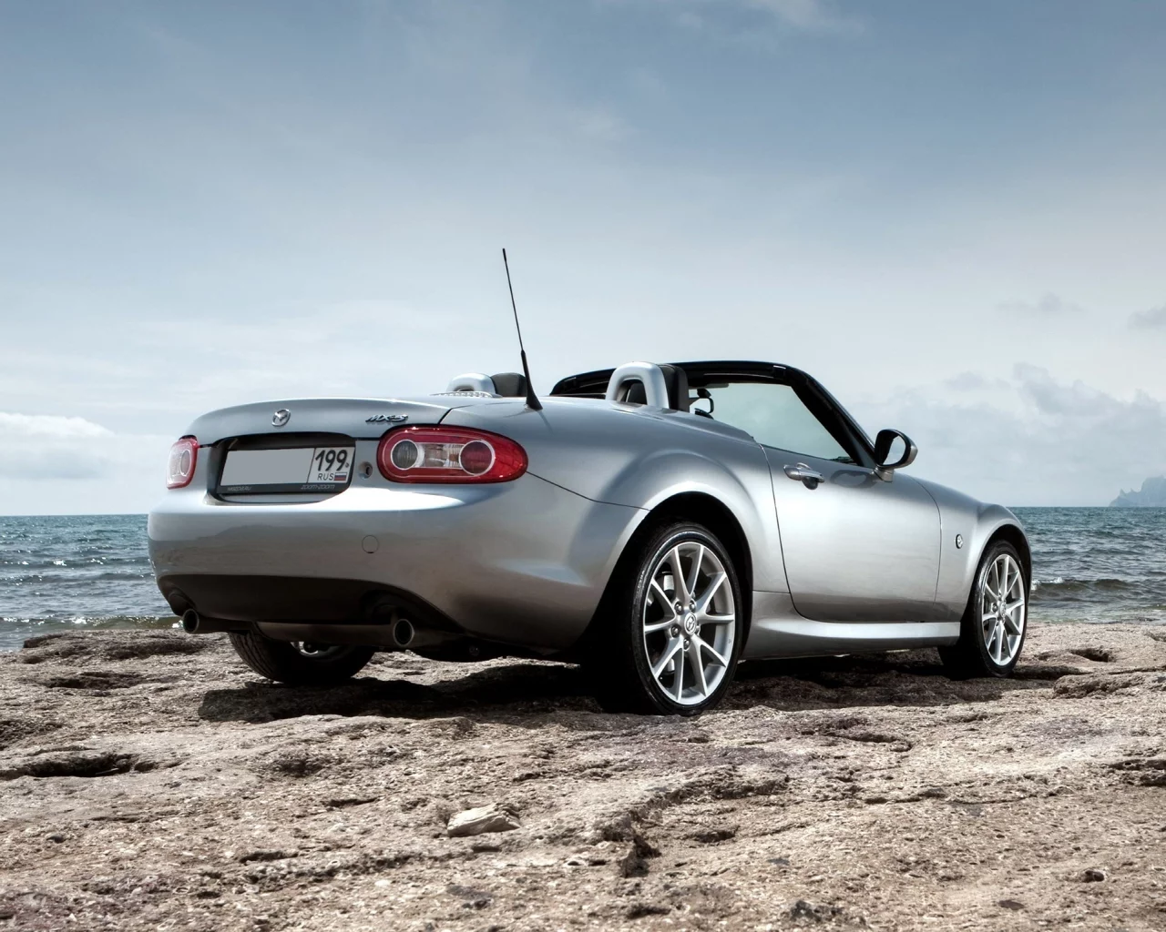 вода, mazda, скалистый берег, небо, roadster, мазда, mx-5, московский регион
