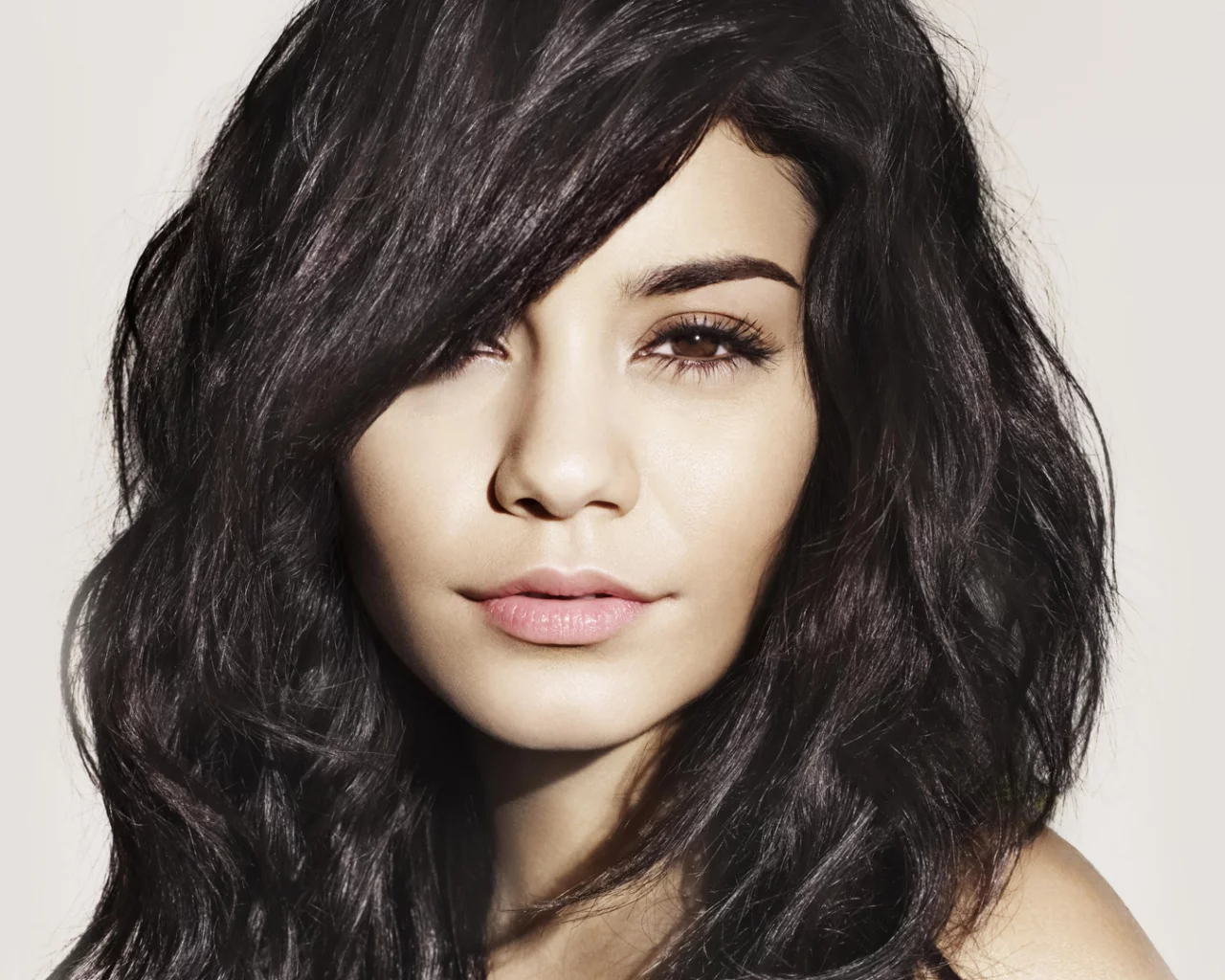взгляд, ванесса хадженс, актриса, vanessa anne hudgens, волосы, портрет, лицо, брюнетка